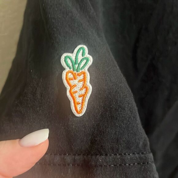✨CARROTS BY ANWAR CARROTS WORDMARK SZ MEDIUM TEE✨ - Picture 5 of 9